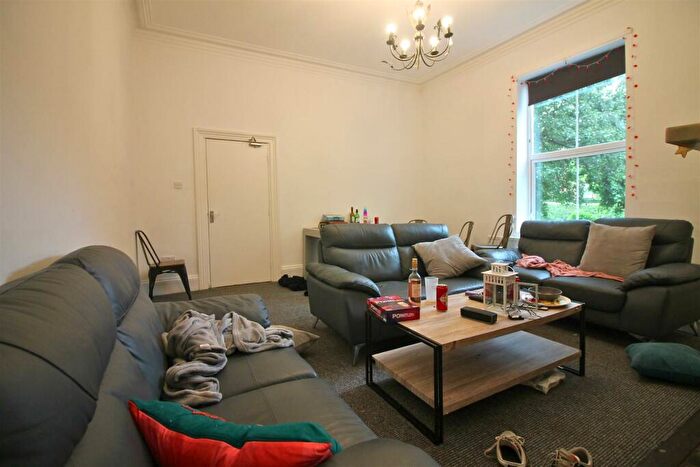 8 Bedroom House To Rent In Hyde Park Terrace, Hyde Park, Leeds, LS6