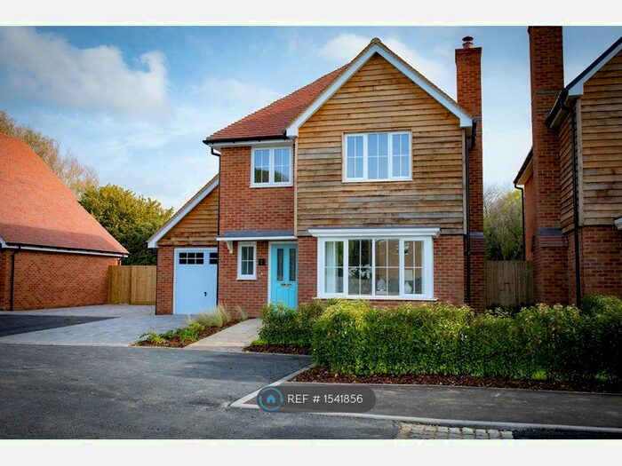 4 Bedroom Detached House To Rent In Brook Grove, New Romney, TN29