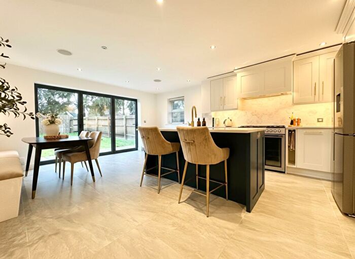 4 Bedroom Semi-Detached House For Sale In Sandford Road, Syston, LE7