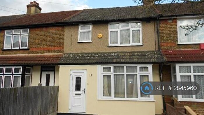 4 Bedroom Terraced House To Rent In West Road, Romford, RM7