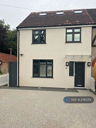 5 Bedroom Semi Detached House To Rent In Homeway, London, RM3