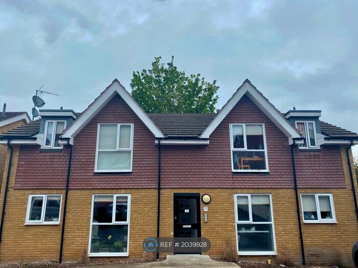 2 Bedroom Flat To Rent In Craufurd Rise, Maidenhead, SL6