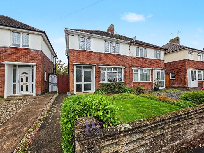 3 Bedroom Semi-Detached House For Sale In Hollydene Crescent, Earl Shilton, LE9