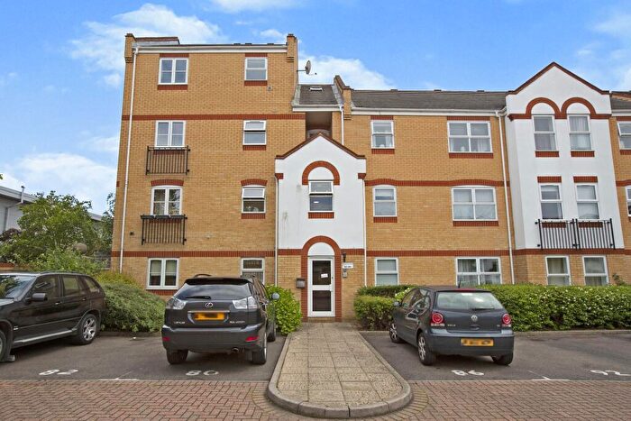 2 Bedroom Apartment To Rent In Aaron Hill Road, London, E6