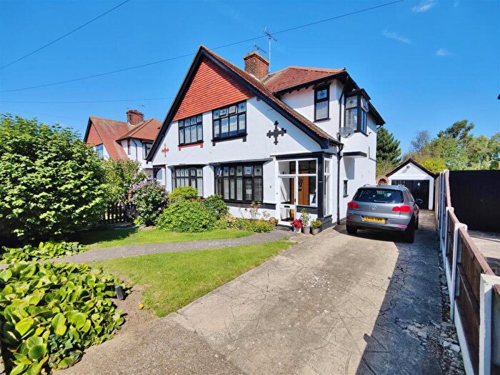 3 Bedroom Semi Detached House To Rent In Yeovil Chase, Westcliff On Sea, Essex, SS0