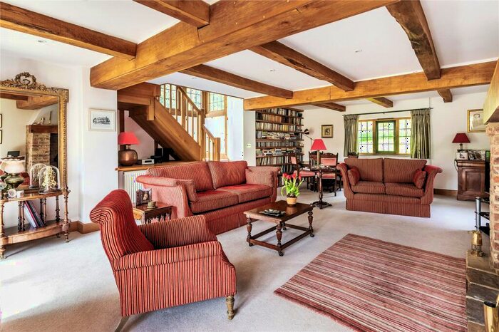 4 Bedroom Detached House For Sale In Guildford Road, Clemsfold, Horsham, West Sussex, RH12