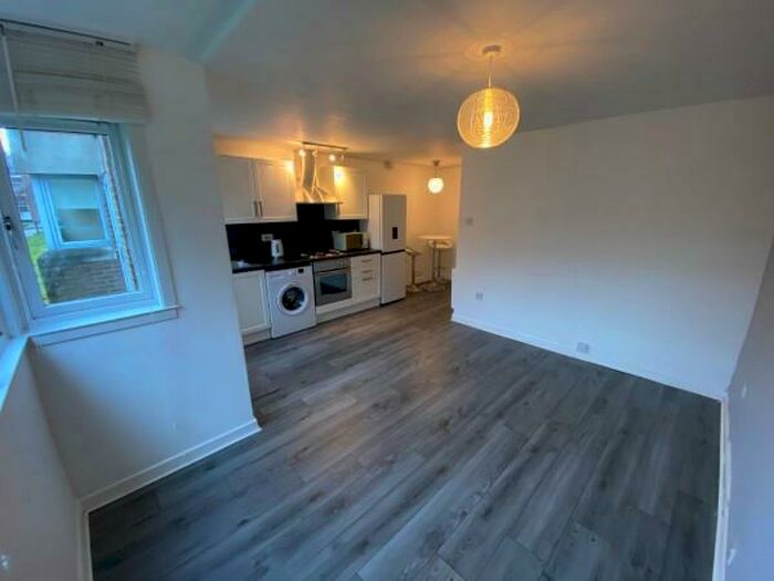 1 Bedroom Flat To Rent In Radnor Court, Glasgow, G41
