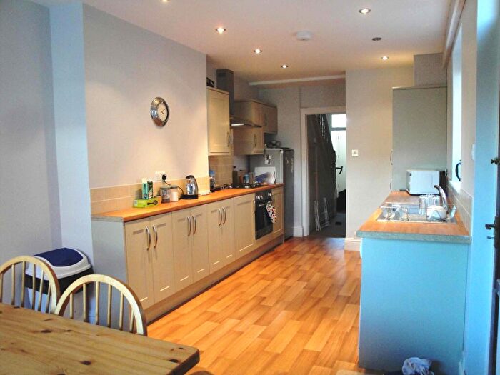 4 Bedroom Terraced House To Rent In Monks Road, Exeter, EX4