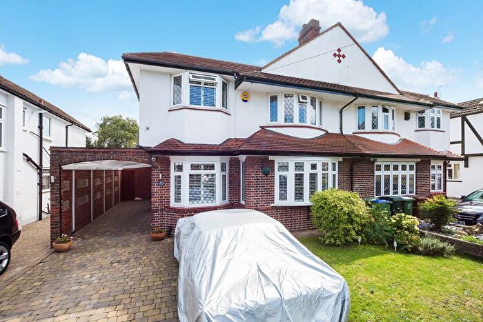 4 Bedroom Semi Detached House For Sale In Willersley Avenue, Sidcup, DA15