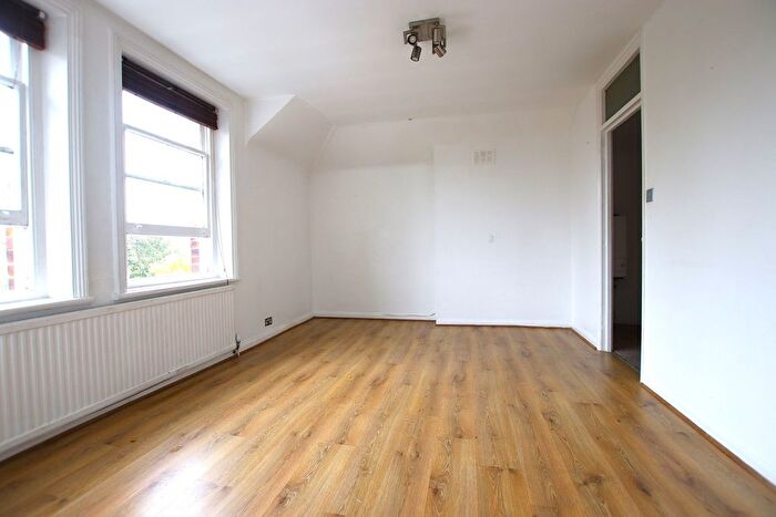 1 Bedroom Flat To Rent In Beulah Hill, London, SE19