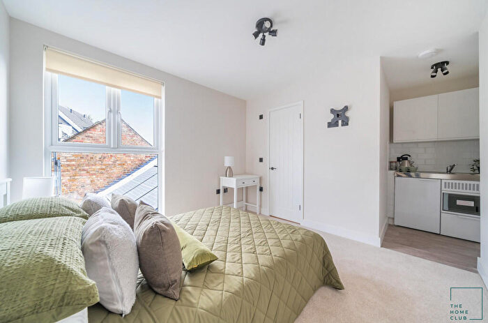 Studio To Rent In High Street, Aldershot, GU12