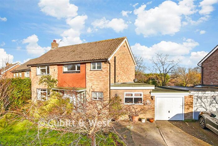 3 Bedroom Detached House For Sale In Green Way, Bookham, Leatherhead, Surrey, KT23