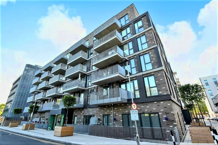 2 Bedroom Flat To Rent In Crossways, Windsor Road, Slough, Berkshire, SL1