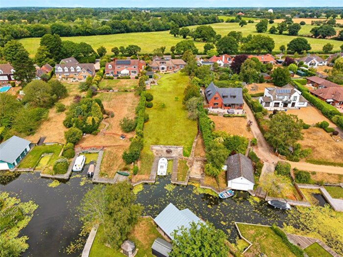 5 Bedroom Bungalow For Sale In Ropes Hill, Horning, Norwich, Norfolk, NR12