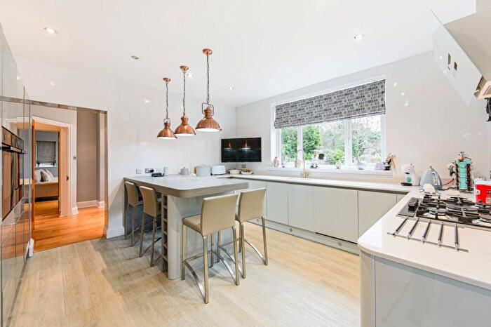 4 Bedroom Detached House For Sale In Bromley Avenue, Shortlands, Bromley, BR1