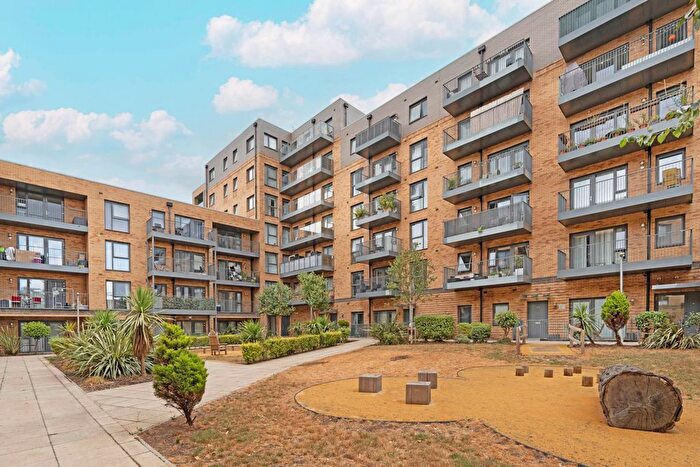 Studio For Sale In Kingston Road, New Malden, KT3