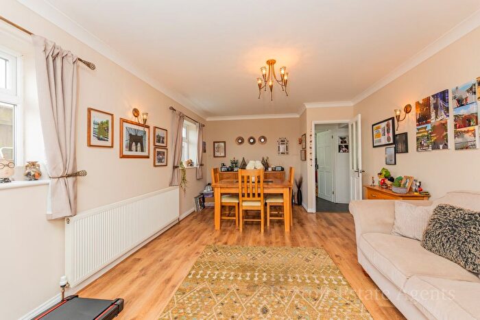 3 Bedroom End Of Terrace House For Sale In Alder Close, Bradwell, Great Yarmouth, NR31