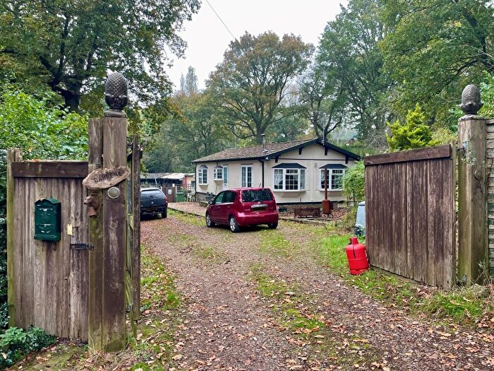 2 Bedroom Mobile/park Home For Sale In Oakdene, Woodgate Lane, Borden, Sittingbourne, Kent, ME9