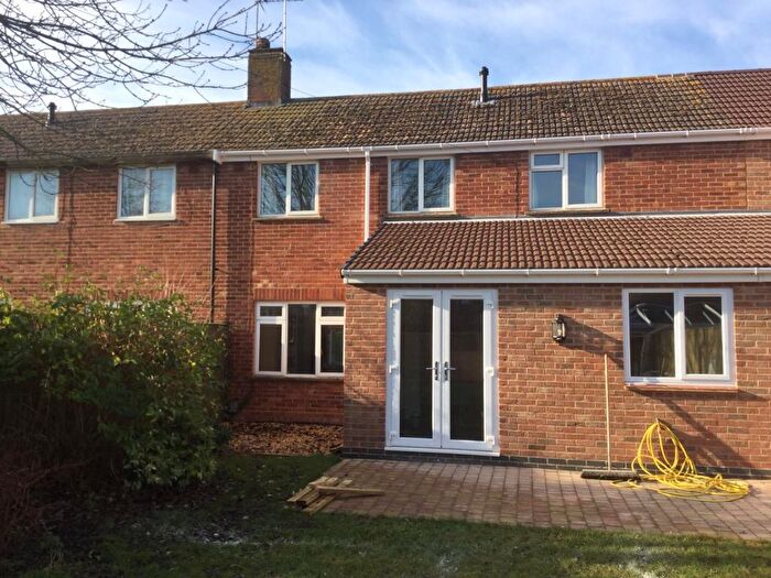 3 Bedroom Terraced House To Rent In Fairacres Road, Didcot, OX11
