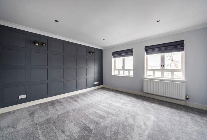 2 Bedroom Apartment For Sale In Sherborne Street, Cheltenham, Gloucestershire, GL52