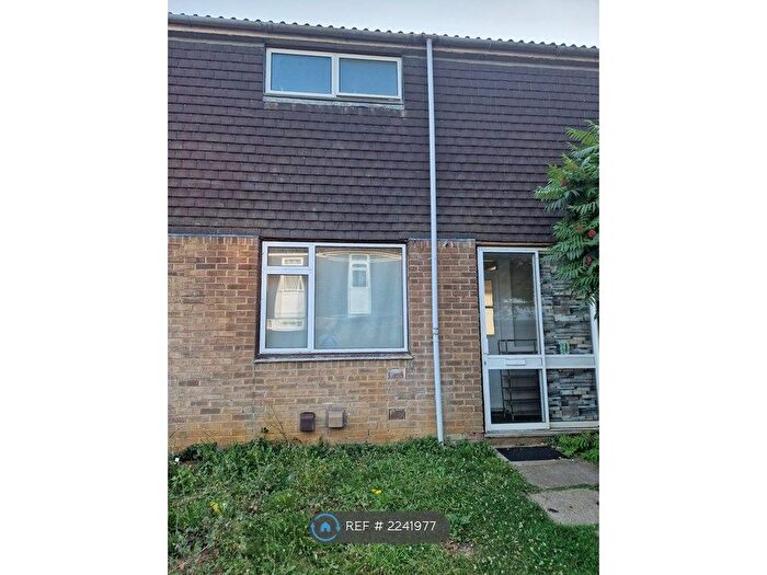 3 Bedroom Terraced House To Rent In Mounts Court, Northampton, NN3