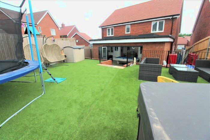 4 Bedroom Detached House To Rent In Wren Grove, Havant, PO9