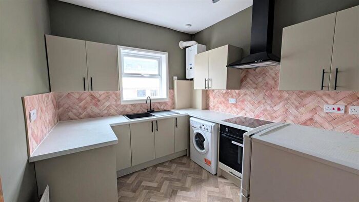 2 Bedroom Maisonette To Rent In Langsett Road, Hillsborough, Sheffield, S6