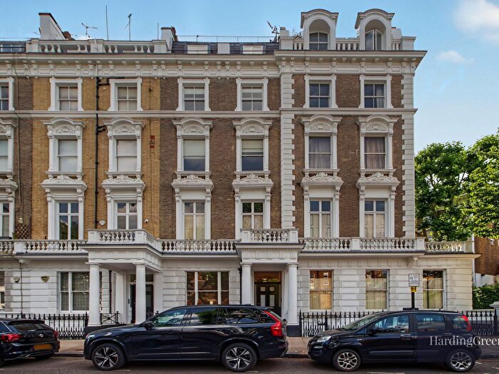 2 Bedroom Flat For Sale In Linden Gardens, London, W2
