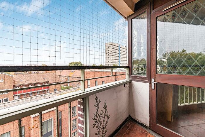 2 Bedroom Flat For Sale In Elmington Estate, London, SE5