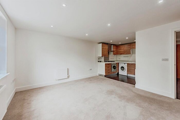 2 Bedroom Apartment For Sale In Linkfield Lane, Redhill, RH1