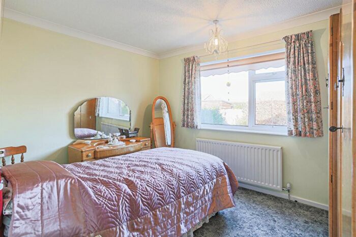 2 Bedroom Detached Bungalow For Sale In Roall Lane, Kellington, Goole, DN14