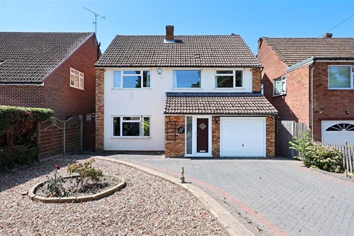 4 Bedroom Detached House For Sale In West Common Road, Uxbridge, UB8
