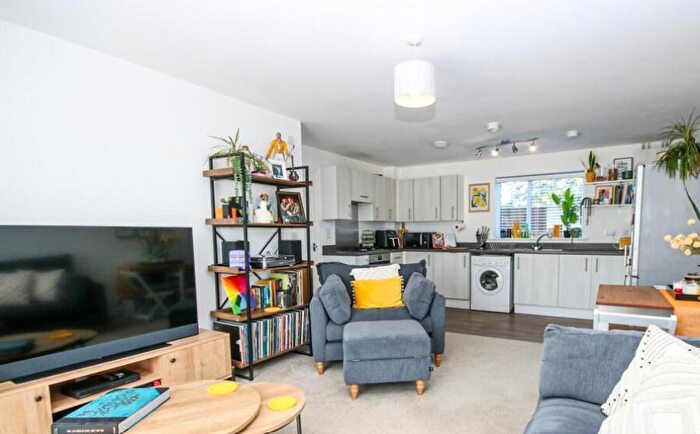 2 Bedroom Flat For Sale In Plymouth Grove, Manchester, M13