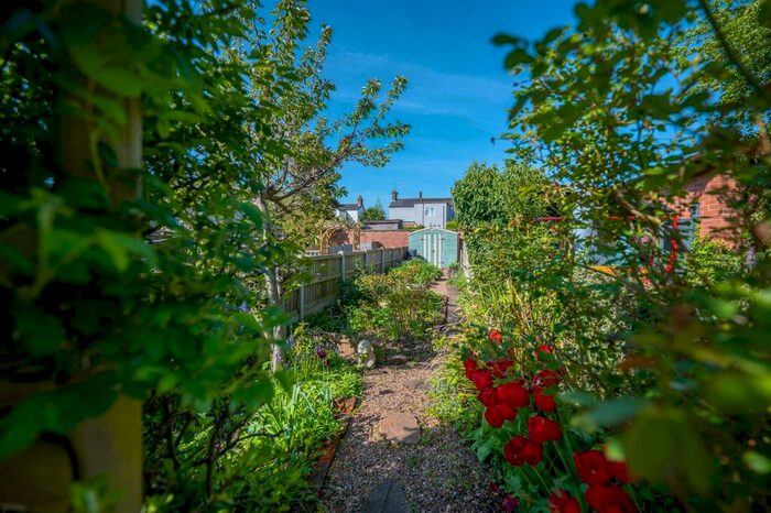 2 Bedroom Terraced House For Sale In Alcester Road, Studley, B80