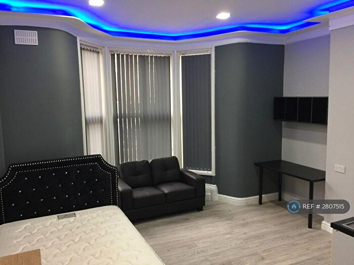 Studio To Rent In Claremont, Bradford, BD7