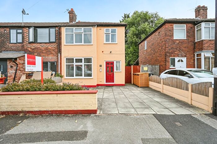 3 Bedroom Semi Detached House For Sale In Lostock Avenue, Warrington, Cheshire, WA5