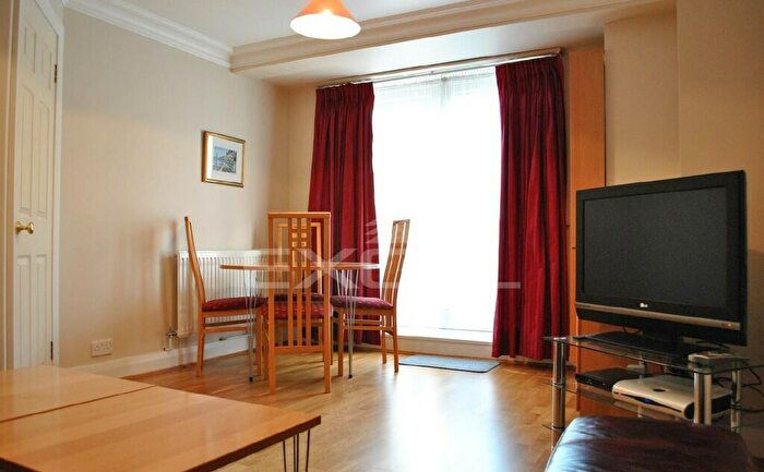 3 Bedroom Semi-Detached House To Rent In Cheviot Gardens, London, NW2