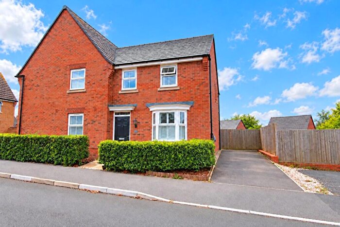 3 Bedroom Semi-Detached House For Sale In Packwood Crescent, Earls Barton, Northamptonshire, NN6