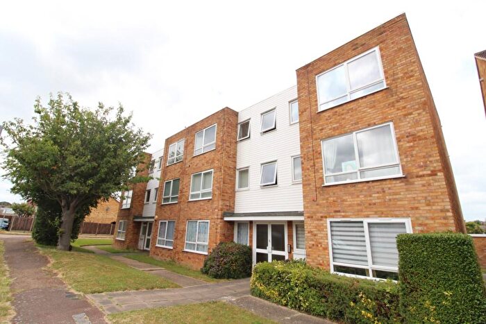 1 Bedroom Apartment To Rent In Courtlands, Musket Grove, Leigh-On-Sea, SS9