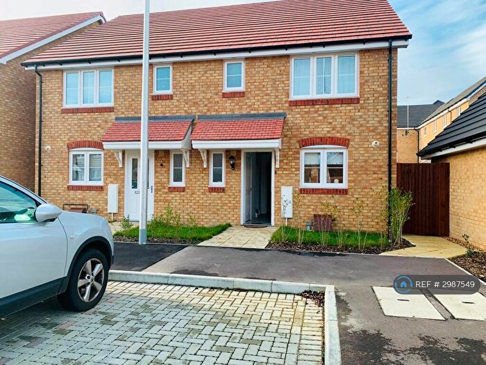 3 Bedroom Semi-Detached House To Rent In Duffet Drive, Winnersh, Wokingham, RG41