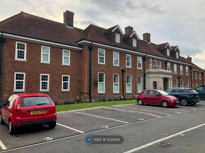 2 Bedroom Flat To Rent In Major Close, Cheriton Folkestone, CT20