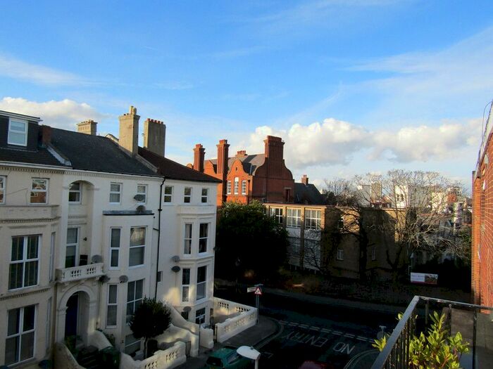 2 Bedroom Flat To Rent In Kent Road, Southsea, PO5