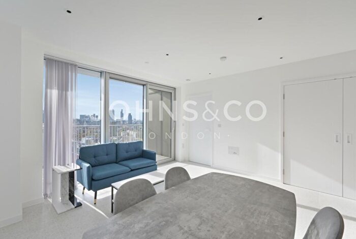 2 Bedroom Apartment To Rent In Bouchon Point, Crescent, London, E1