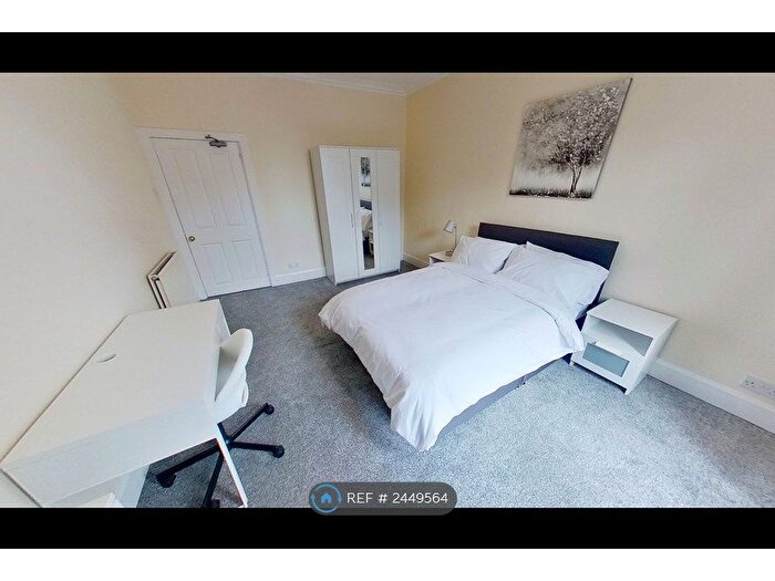 3 Bedroom Flat To Rent In Skene Terrace, Aberdeen, AB10