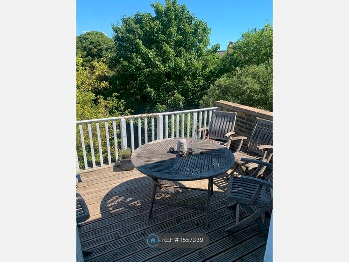 2 Bedroom Flat To Rent In Westcombe Park Road, London, SE3