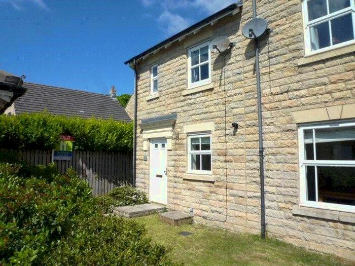 2 Bedroom End Of Terrace House To Rent In Odile Mews, Bingley, West Yorkshire, Uk, BD16