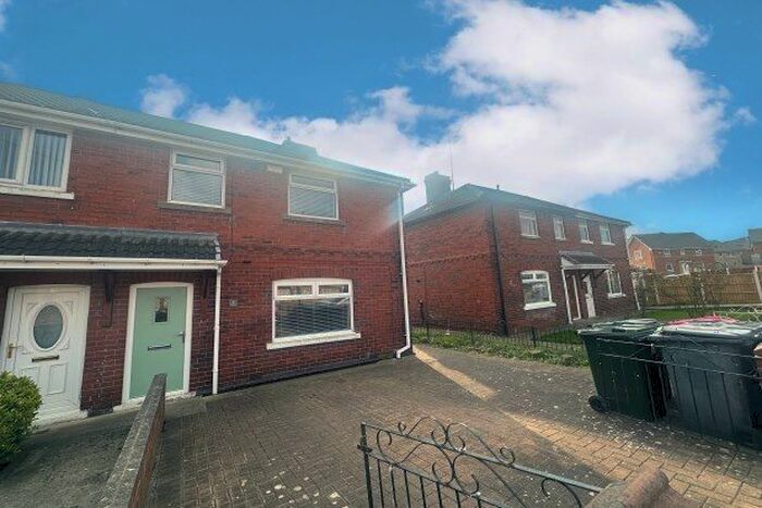 3 Bedroom Semi-Detached House To Rent In Waverley View, Rotherham, S60