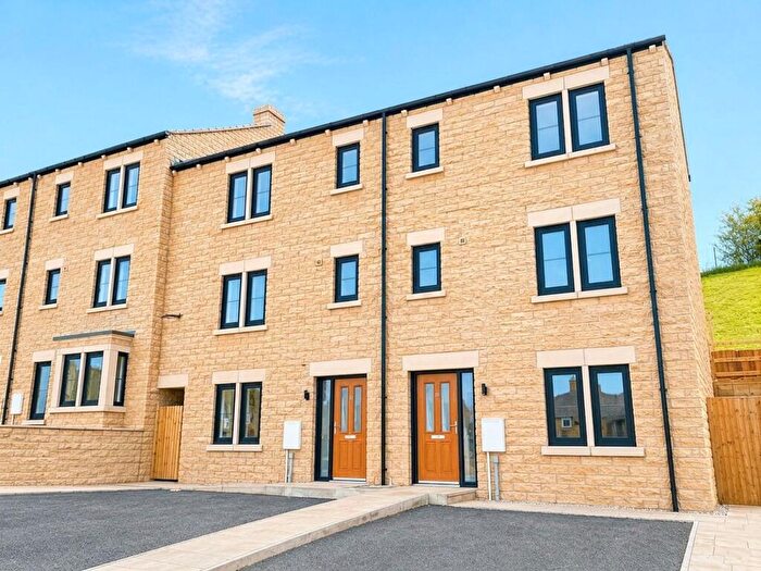 3 Bedroom House For Sale In Hadfield, Glossop, SK13