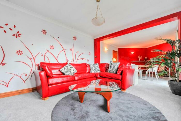 2 Bedroom Flat To Rent In Kingston Hill, Kingston, KT2