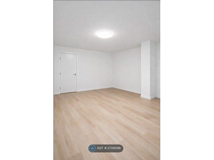 1 Bedroom Flat To Rent In Eltham High Street, London, SE9